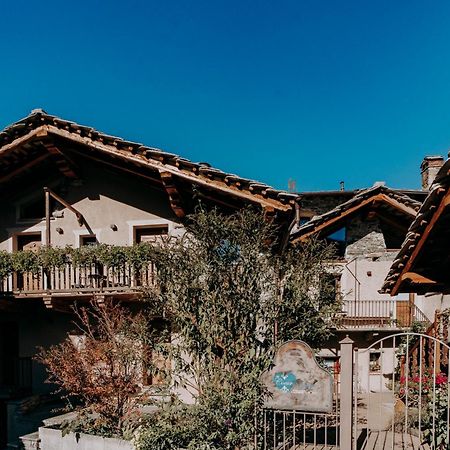 Au Coeur Du Village Chambres D'Hotes & Spa Arnad Luaran gambar