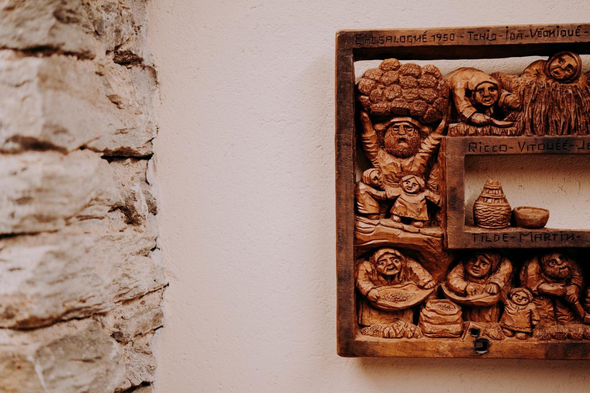 Au Coeur Du Village Chambres D'Hotes & Spa Arnad Luaran gambar