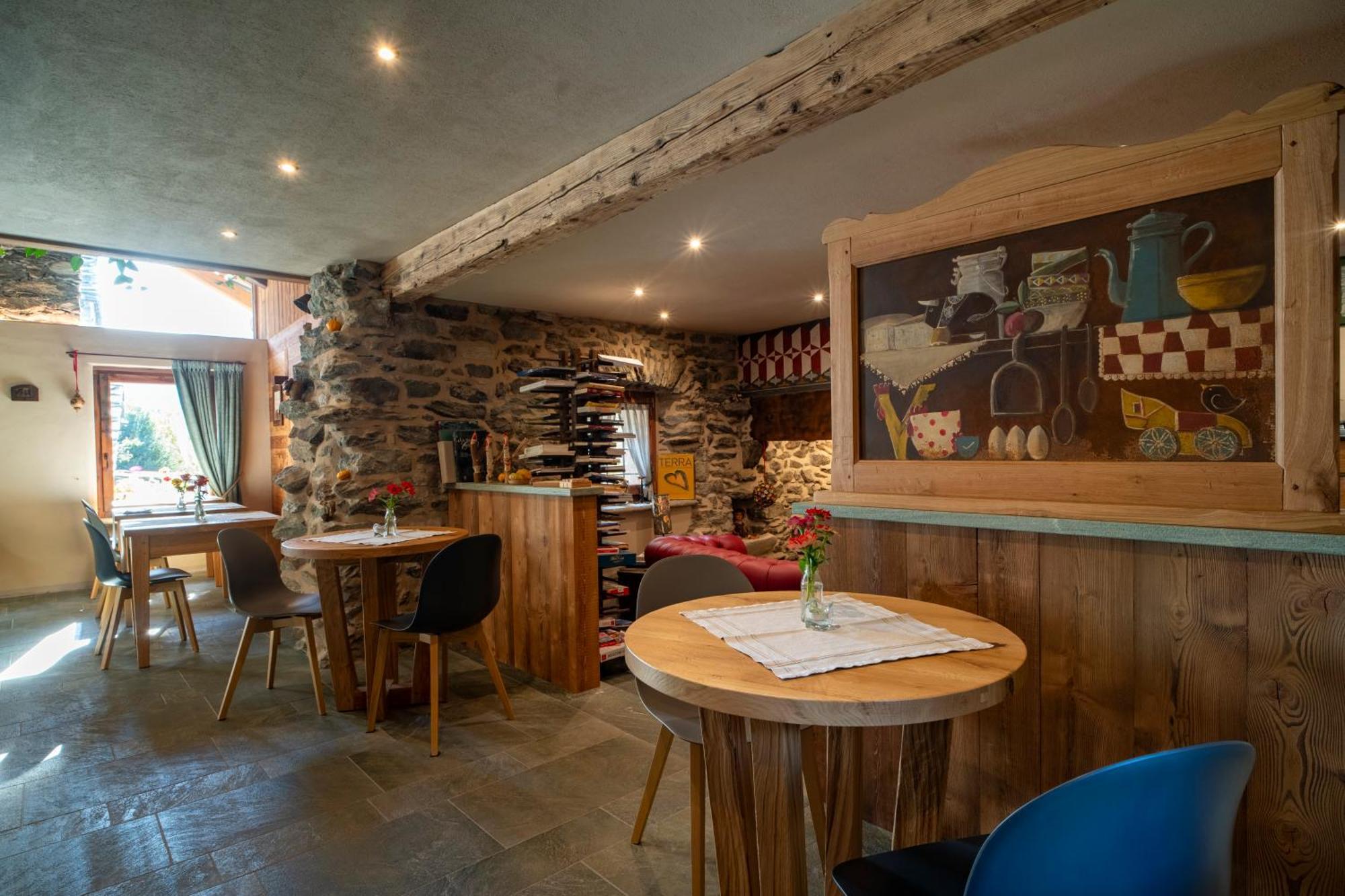 Au Coeur Du Village Chambres D'Hotes & Spa Arnad Luaran gambar