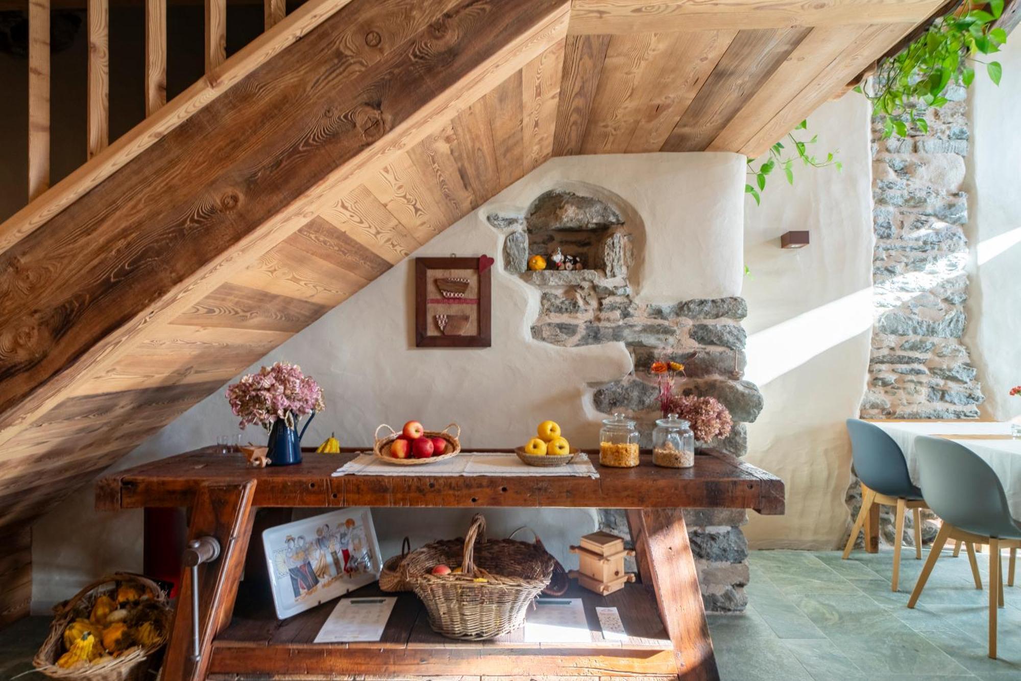 Au Coeur Du Village Chambres D'Hotes & Spa Arnad Luaran gambar