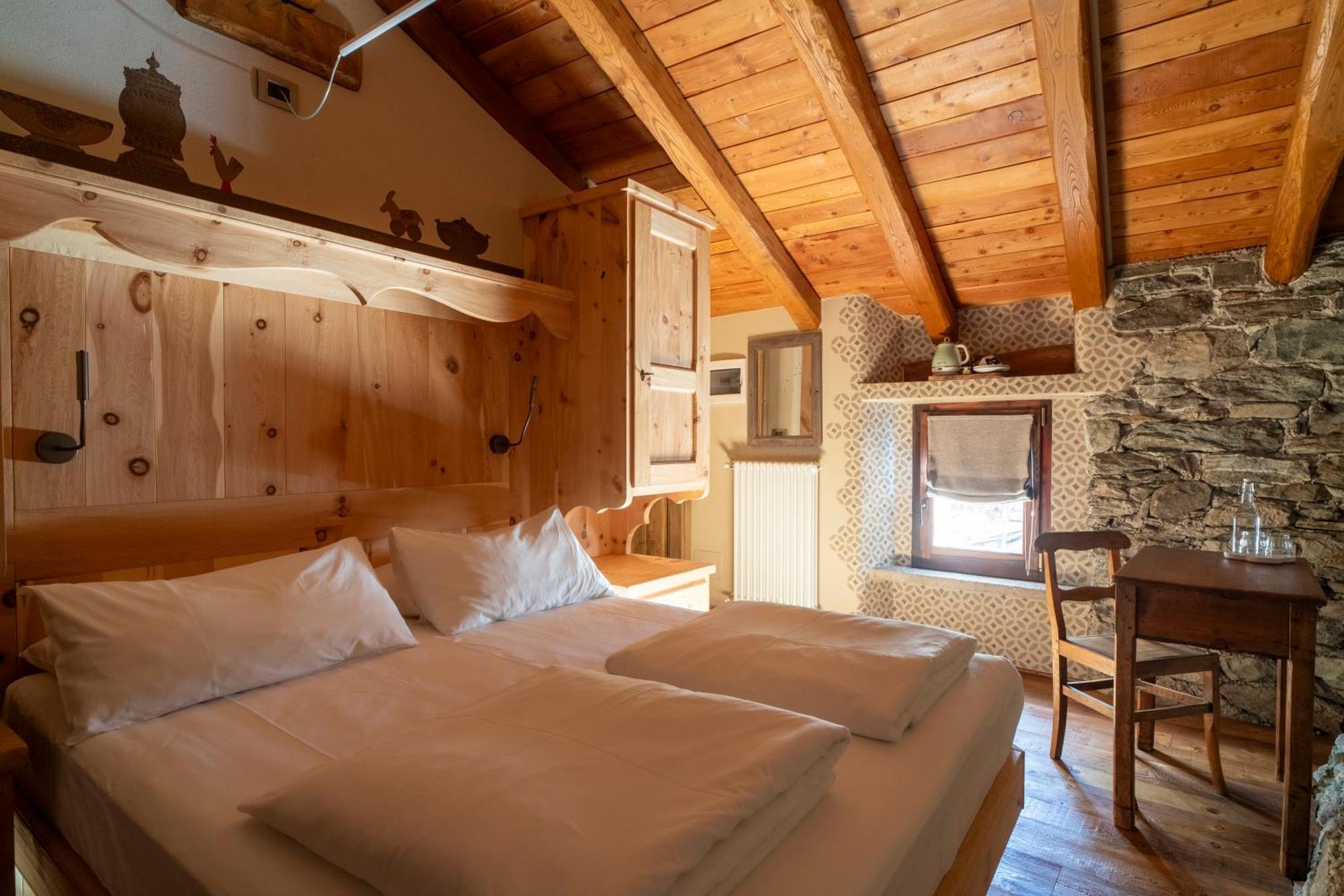 Au Coeur Du Village Chambres D'Hotes & Spa Arnad Luaran gambar
