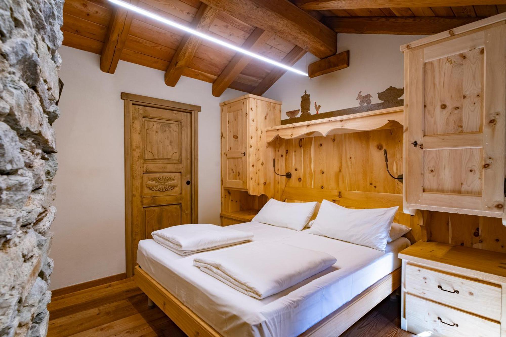 Au Coeur Du Village Chambres D'Hotes & Spa Arnad Luaran gambar