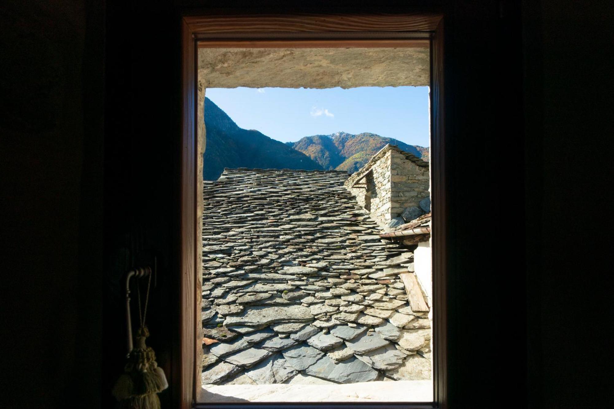 Au Coeur Du Village Chambres D'Hotes & Spa Arnad Luaran gambar