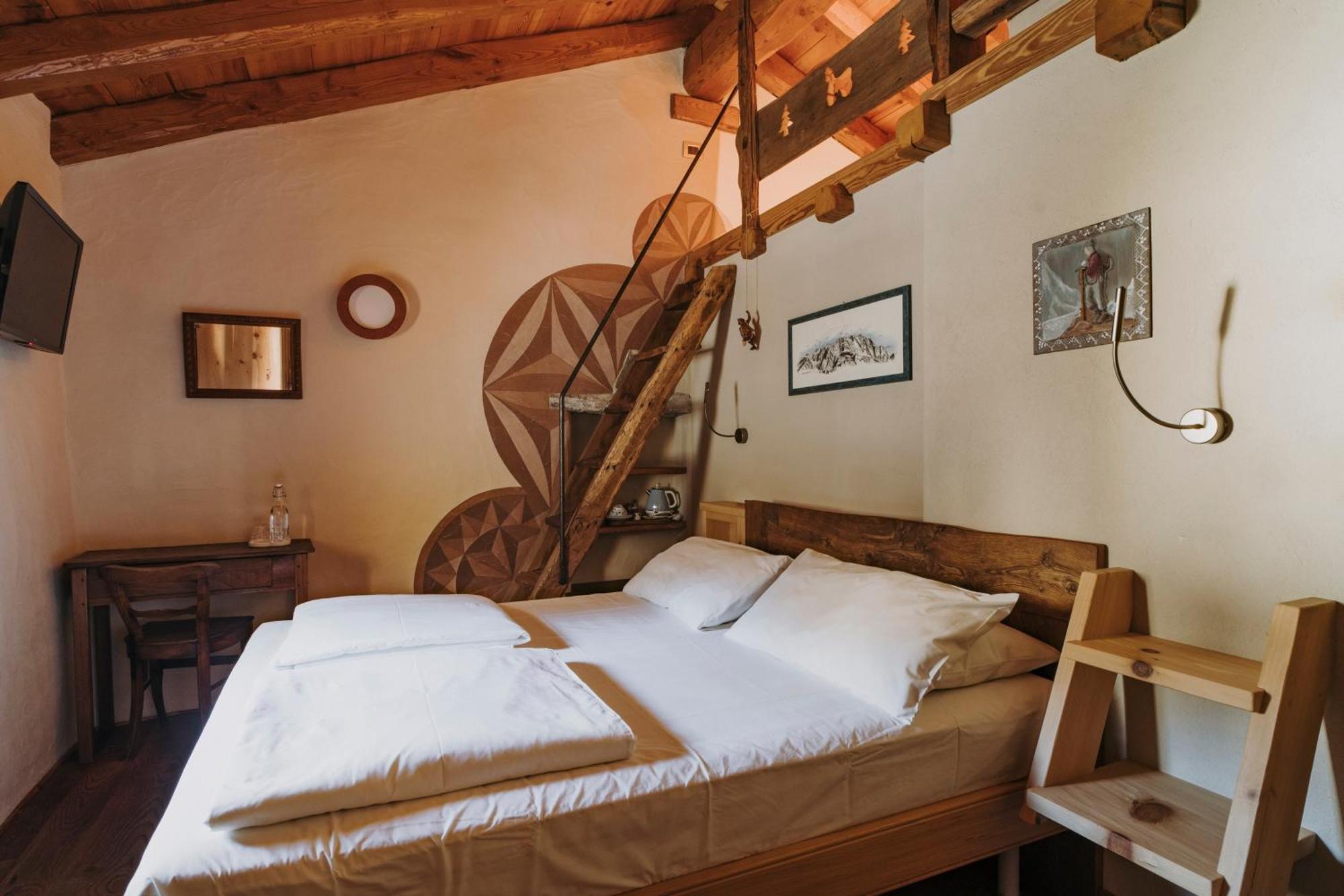 Au Coeur Du Village Chambres D'Hotes & Spa Arnad Luaran gambar