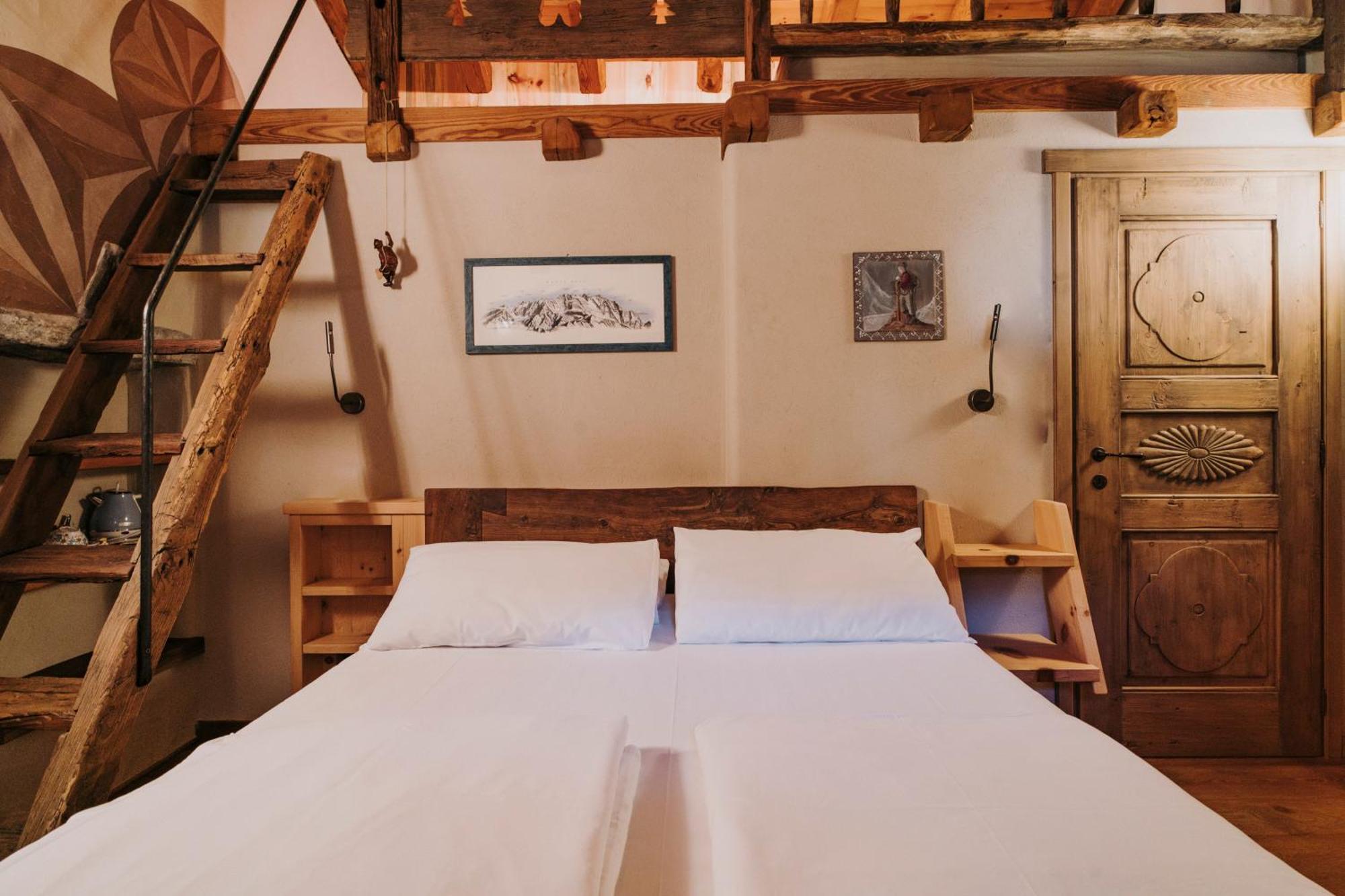 Au Coeur Du Village Chambres D'Hotes & Spa Arnad Luaran gambar