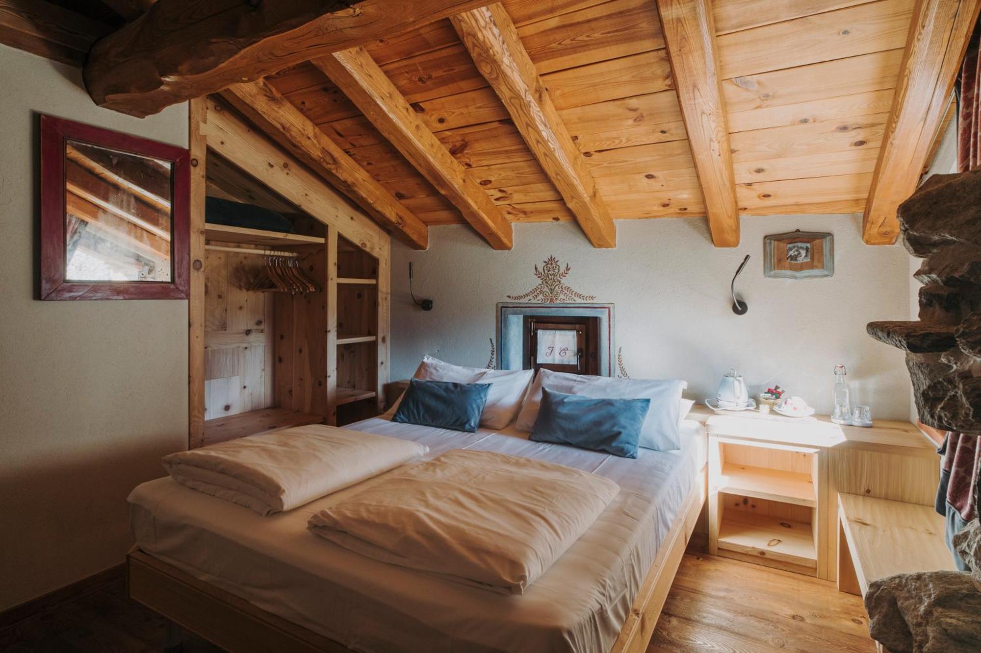 Au Coeur Du Village Chambres D'Hotes & Spa Arnad Luaran gambar