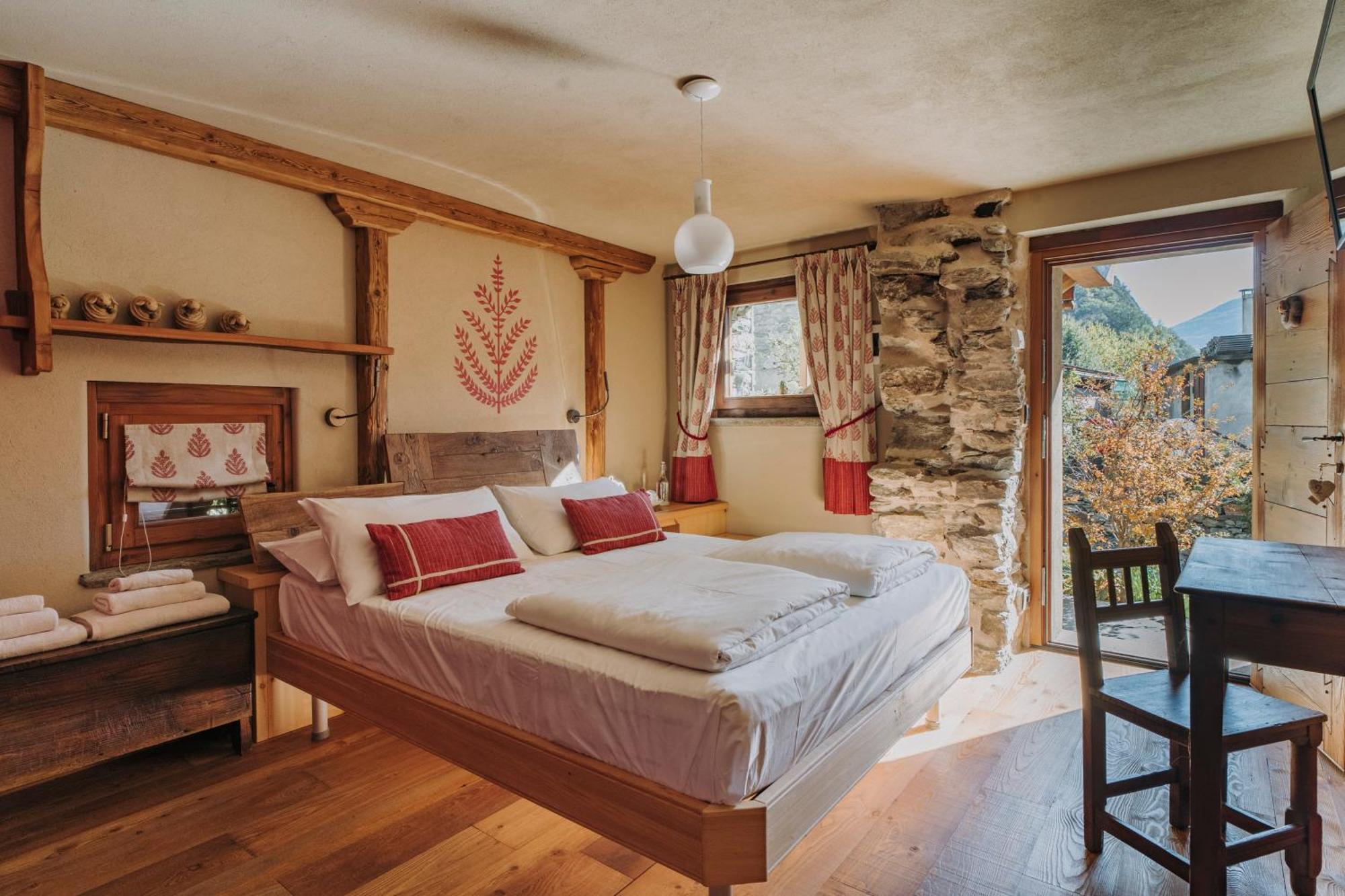 Au Coeur Du Village Chambres D'Hotes & Spa Arnad Luaran gambar