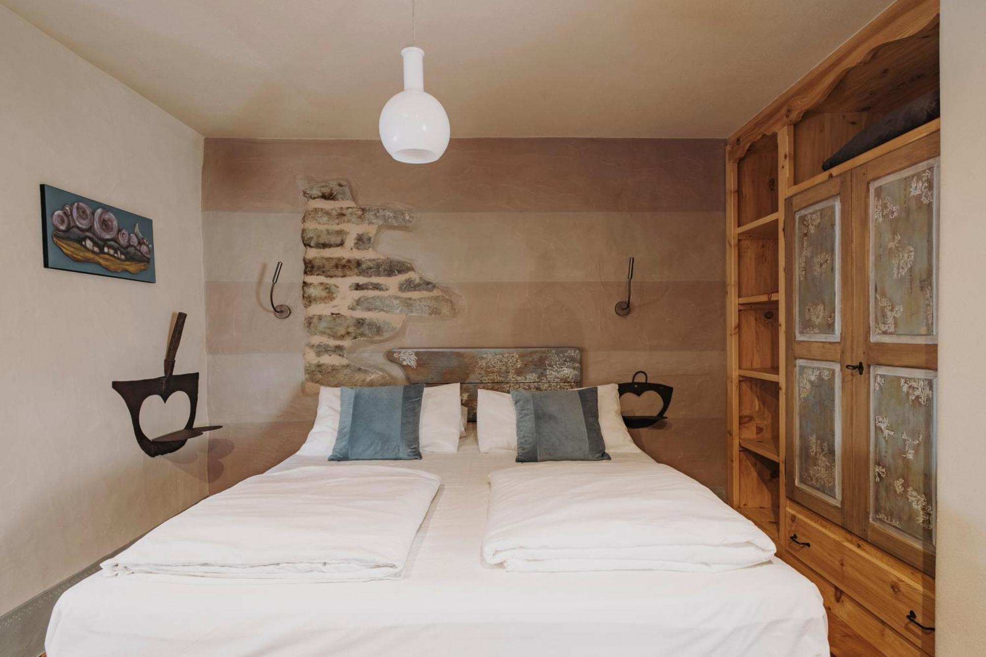 Au Coeur Du Village Chambres D'Hotes & Spa Arnad Luaran gambar