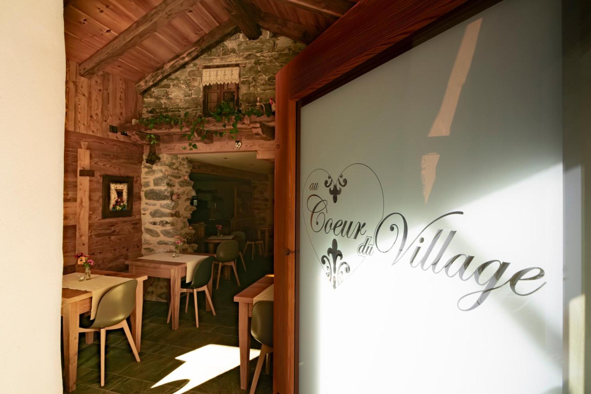 Au Coeur Du Village Chambres D'Hotes & Spa Arnad Luaran gambar