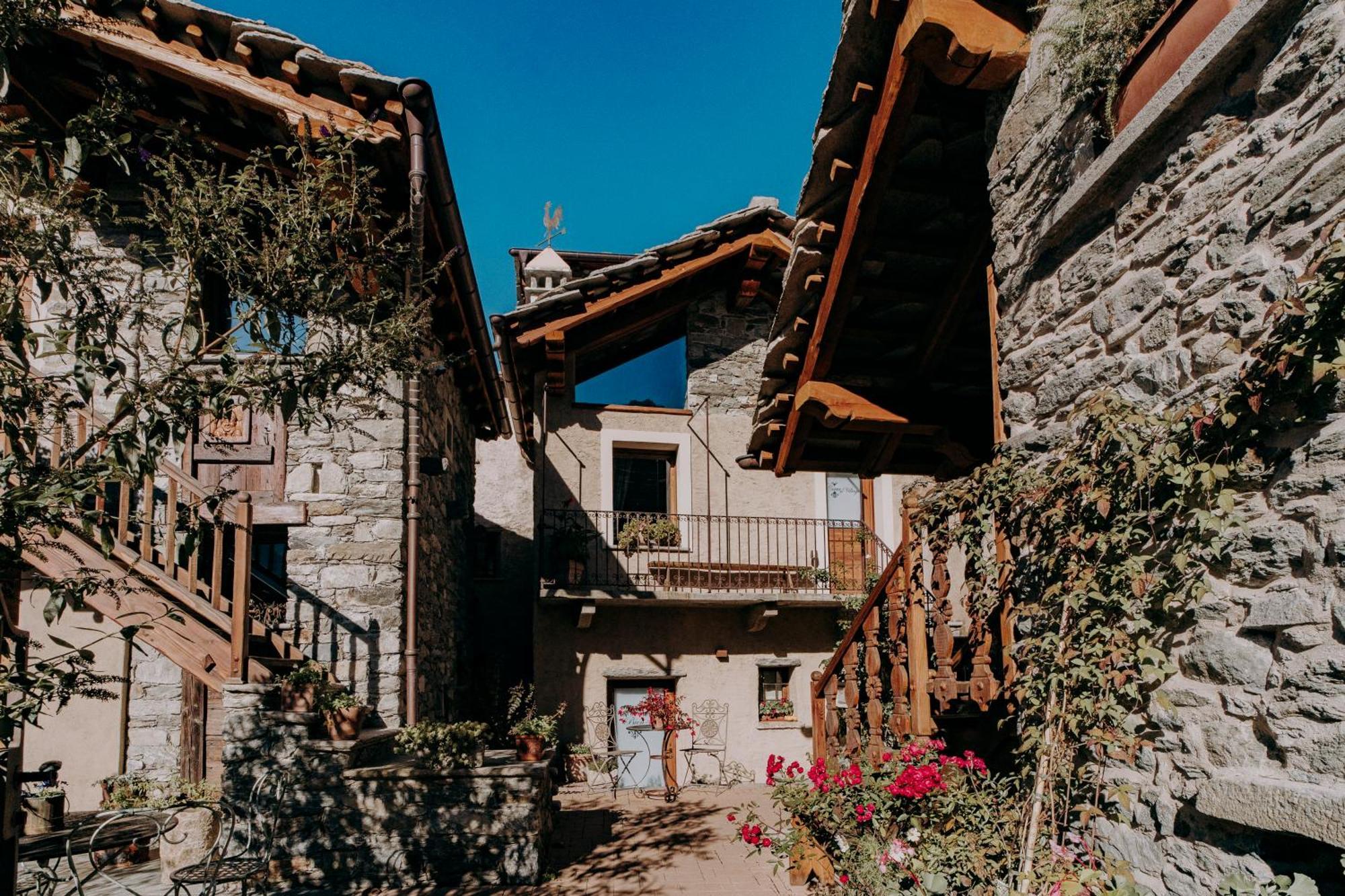 Au Coeur Du Village Chambres D'Hotes & Spa Arnad Luaran gambar